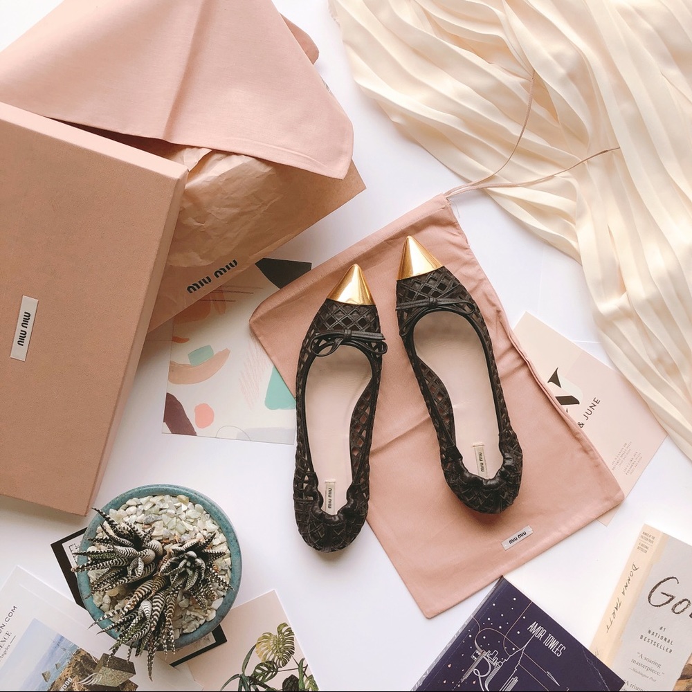 🎉HP🎉 Miu Miu Laser Cut Suede Metal Cap Toe Flats